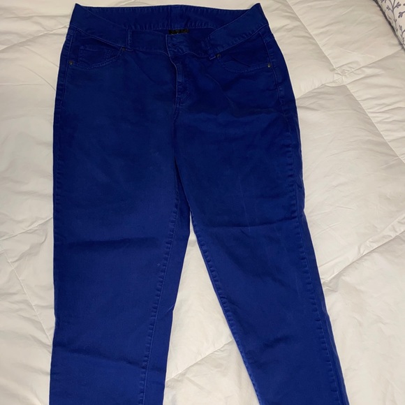 Blue Jeans - Picture 1 of 2